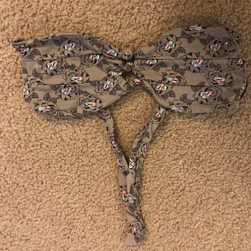Volcom Tube Bathing Suit top! Rose print! 🌹